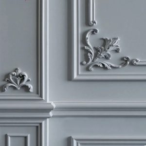 Klasikinis_sienu_dekoras_su_ornamentais